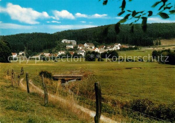 Hunoldstal Feldweg Blick zum Haus der Sieben Brueder Jugendbildungsstaette