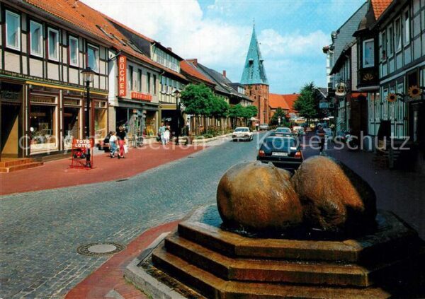 Wittingen Niedersachsen Lange Strasse mit Brunnen