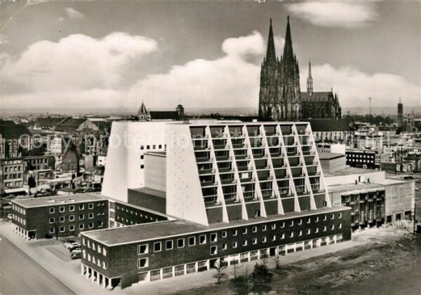 Koeln Rhein Neues Opernhaus Dom