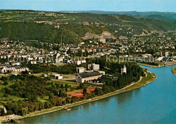 Lahnstein Lahnmuendung mit Burg Lahneck Fliegeraufnahme