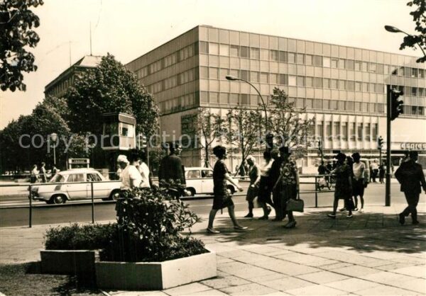 Berlin Unter den Linden Ecke Friedrichstrasse
