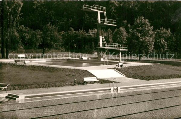 Neustadt Weinstrasse Neues Freibad mit Sprungturm