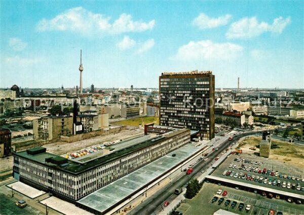 Berlin Springerhaus mit Ostberliner Fernsehturm