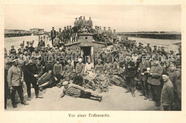 Czersk Kriegsgefangenenlager vor einer Erdbaracke