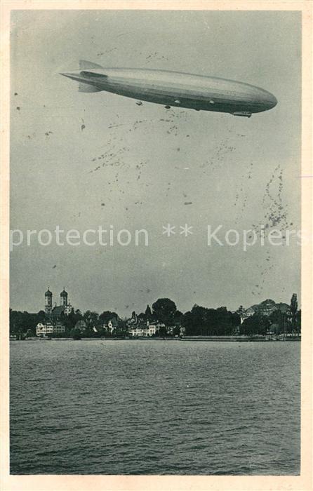 Friedrichshafen Bodensee Zeppelin Luftschiff ueber Friedrichshafen