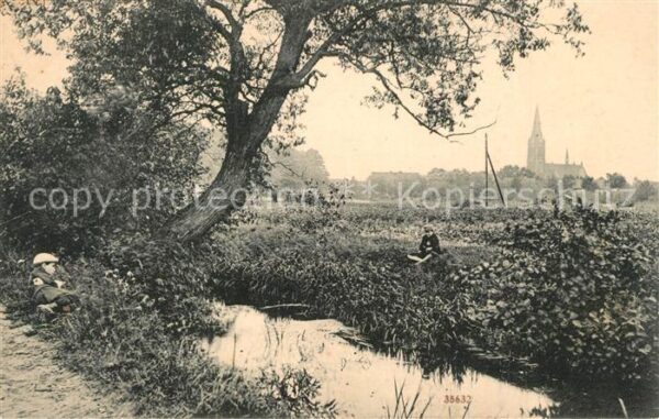 Luckenwalde Partie am Bach Blick nach der St Petri Kirche