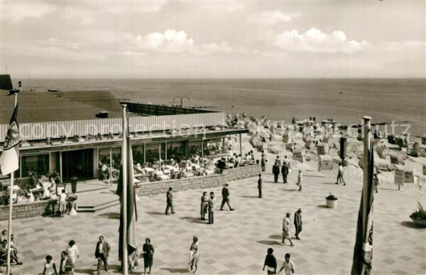 Groemitz Ostseebad Kursaal mit Promenade und Strand