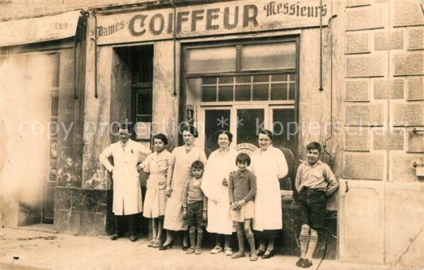 Friseur Coiffeur Barber Gesch?ft Coiffeur Privatfoto-Ak Frankreich