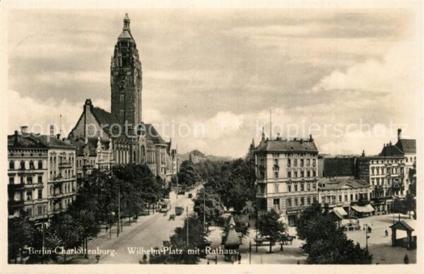Charlottenburg Wilhelm Platz mit Rathaus
