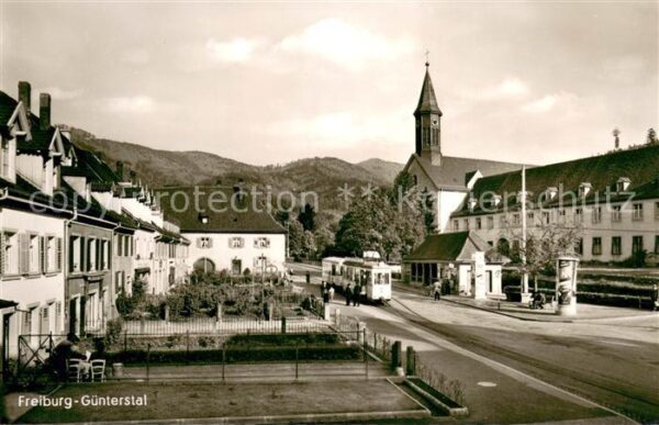 Guenterstal Freiburg Strassenbahn mit Kirche