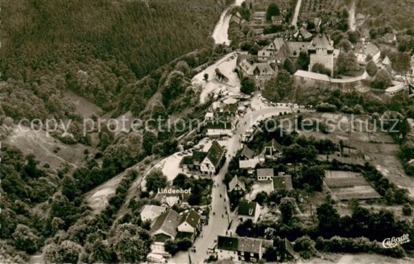 Burg Wupper Fliegeraufnahme mit Lindenhof