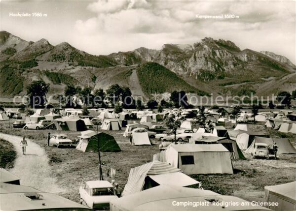 Chiemsee Campingplatz Roedlgries mit Kampenwand und Hochplatte