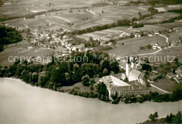 Vornbach Ehem Klosterkirche mit Schloss Fliegeraufnahme