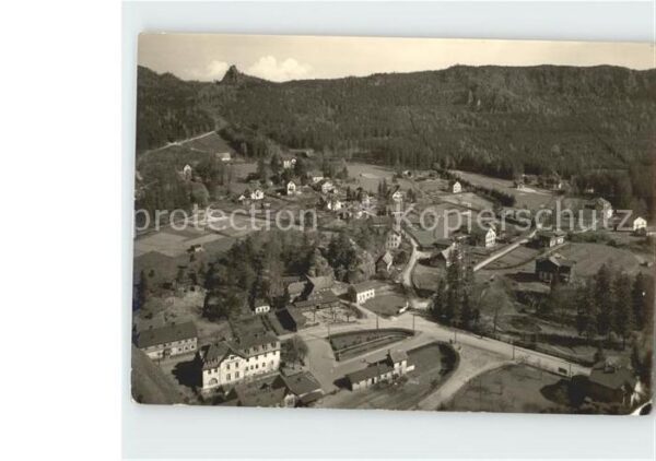 Oybin Blick vom Ringweg zum Scharfenstein
