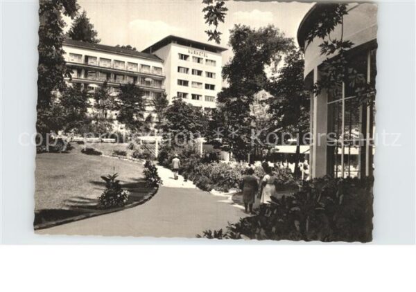 Bad Schwalbach Kurpark mit Weinbrunnen und Kurhotel