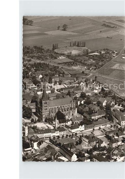 Xanten Dom und Roemisches Amphitheater Fliegeraufnahme
