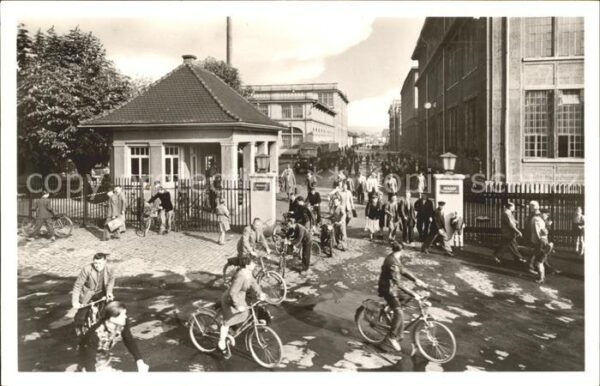 Singen Hohentwiel Die ersten der 2800 Belegschaftsmitglieder verlassen nach Feie