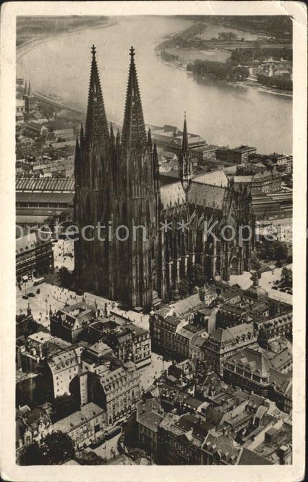 Koeln Rhein Fliegeraufnahme Dom Rhein
