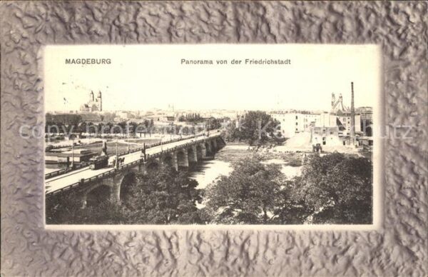 Magdeburg Panorama von der Friedrichstadt Bruecke Strassenbahn