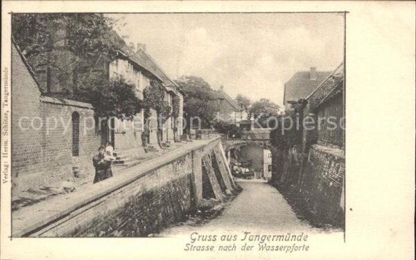 Tangermuende Strasse nach der Wasserpforte