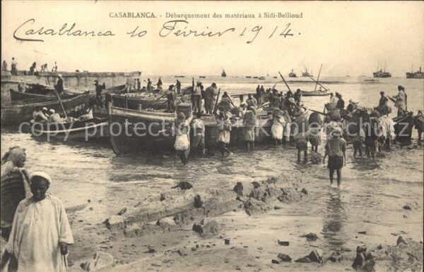 Casablanca Debarquement des materiaux a Sidi Bellioud