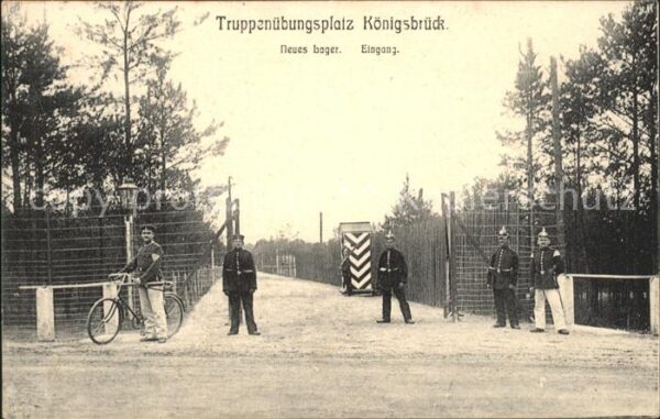 Koenigsbrueck Truppenuebungsplatz Neues Lager Eingang Soldaten Fahrrad