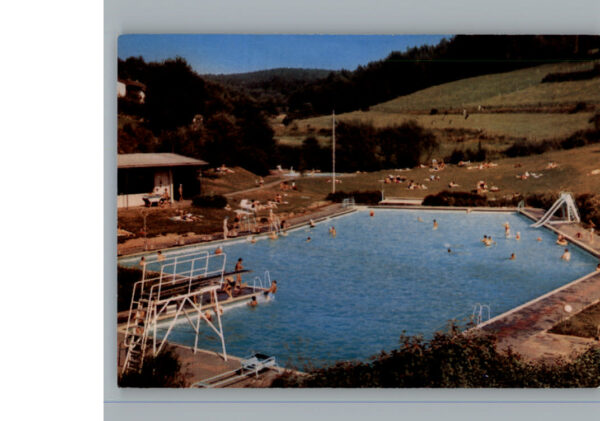 Kirchheim Hessen Schwimmbad an der Autobahn