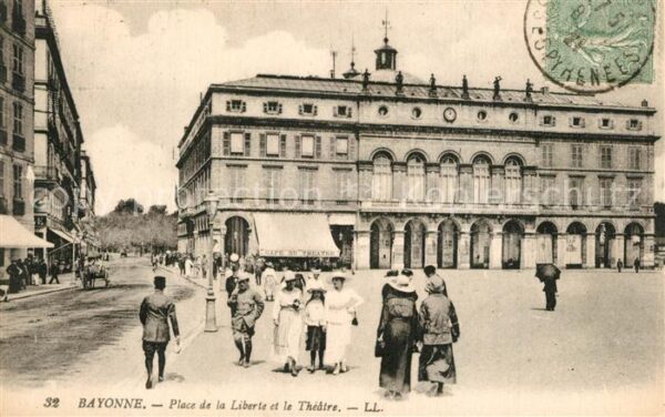 Bayonne 64 Place de la Liberte et le Theatre