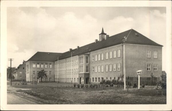 Elstertrebnitz Schule