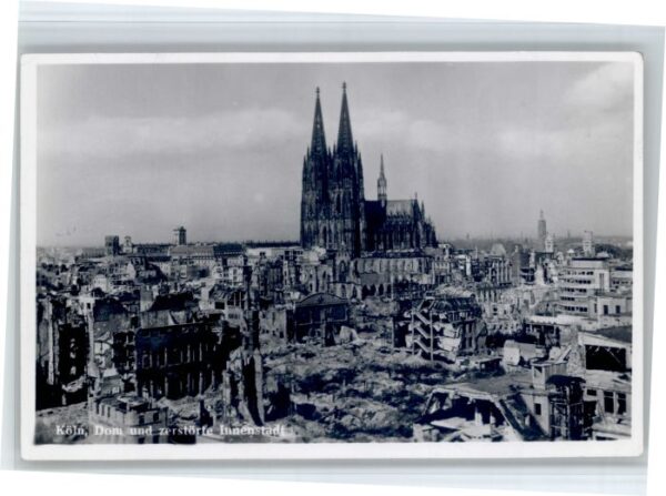 Koeln Rhein Koeln Dom Zerstoerung *