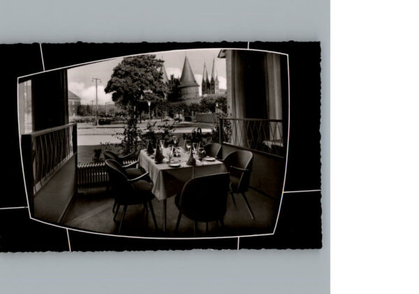 Luebeck Restaurant Holstentor