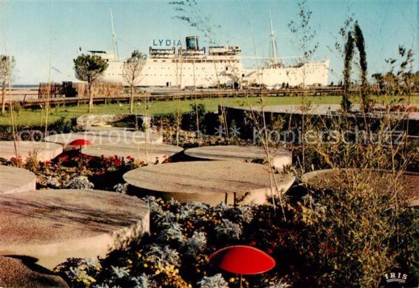 Dampfer Oceanliner Dominant la Plage du BARCARES