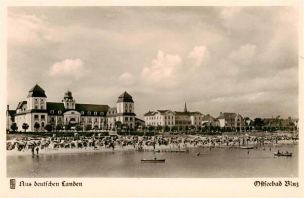 Binz Ruegen Blick auf das Kurhaus von der Bruecke