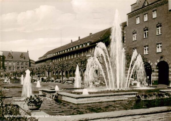 Oberhausen  NRW Friedensplatz mit Leuchtbrunnen