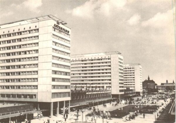 Dresden Elbe Teilansicht Interhotel