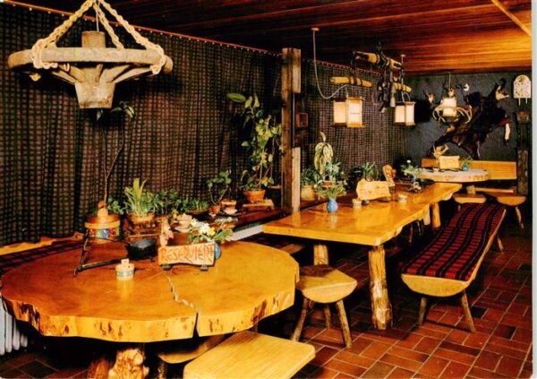 Gaschurn Vorarlberg Cafe Restaurant Alt-Montafon Gastraum