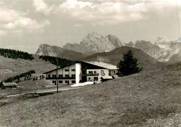 Seiseralm Alpe di Siusi Trentino IT Berghotel Santner Dolomiten