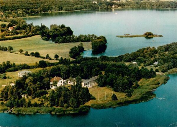 Malente-Gremsmuehlen Jugendherberge Ohlenhof am Kellersee Fliegeraufnahme