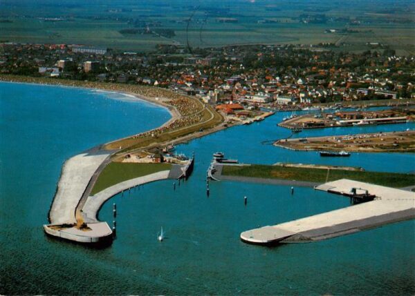 Buesum Nordseebad Fliegeraufnahme mit Hafeneinfahrt