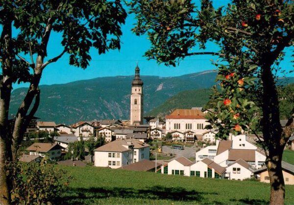 Castelrotto  Kastelruth Suedtirol IT Ortsansicht mit Kirche