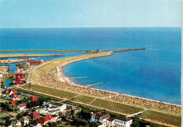 Buesum Nordseebad Kurhotel Seegarten mit Strand Fliegeraufnahme