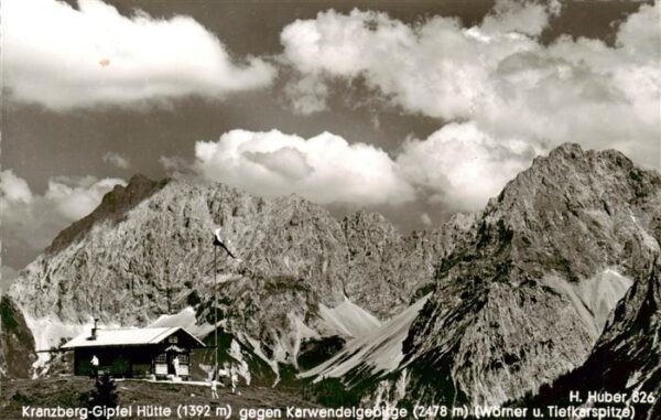 Kranzberg-Gipfelhuette 1392m Mittenwald Bayern mit Karwendelgebirge
