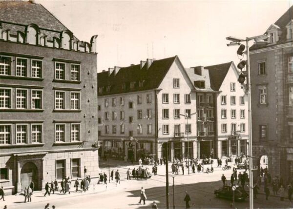 Wroclaw Breslau PL Rynek Z lewej Dom pod Zlota Korona