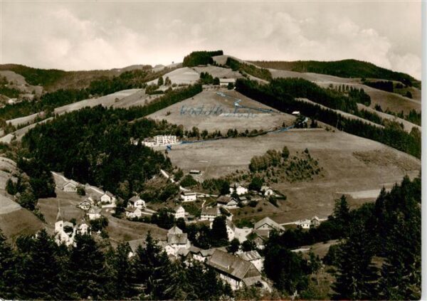 Eisenbach Kreuzthal Fliegeraufnahme mit Kinderkurheim Bergmaennle