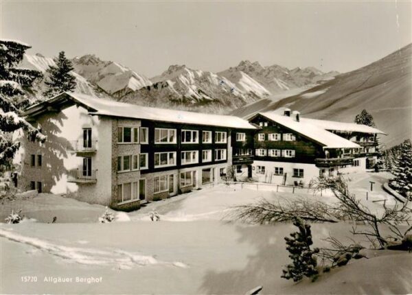 Sonthofen  Oberallgaeu Allgaeuer Berghof mit Alpe Eck