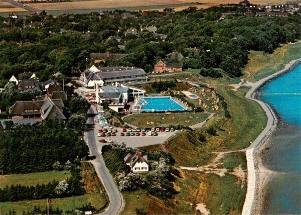 Keitum Sylt Fliegeraufnahme mit Schwimmbad