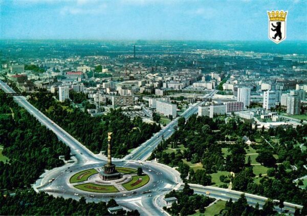 Tiergarten Berlin Siegessaeule und Hansaviertel
