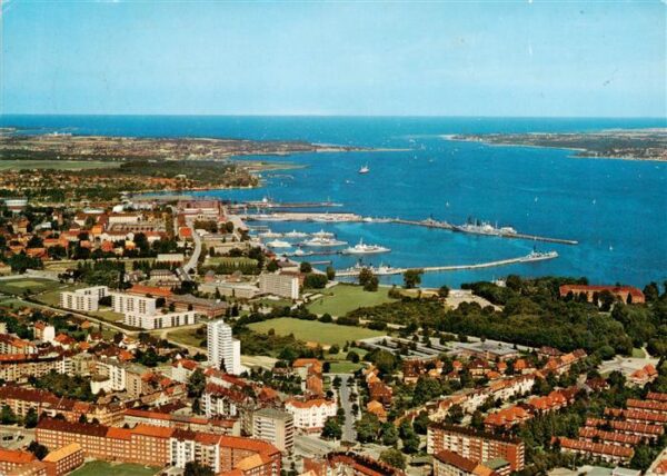 Wik mit Blick ueber die Kieler Foerde