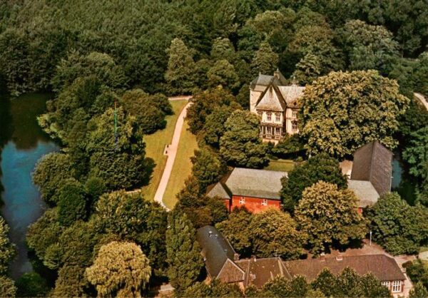 Moenchengladbach Staedtisches Museum Schloss Rheydt Fliegeraufnahme