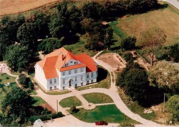 Insel Poel Gutshaus in Wangern Ferienresidenz Steinhagen Fliegeraufnahme